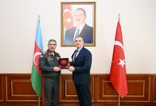 Министр обороны Азербайджана встретился с генеральным директором компании Baykar (ФОТО)