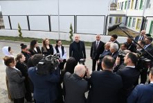 Президент Ильхам Алиев и Первая леди Мехрибан Алиева зажгли новрузовский костер вместе с жителями села Гасанриз Агдеринского района (ВИДЕО/ФОТО)