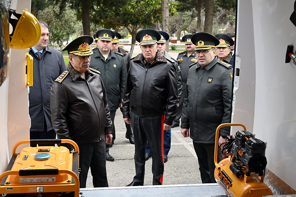 Закир Гасанов ознакомился с медицинскими автомобилями для амбулаторного обслуживания (ВИДЕО)