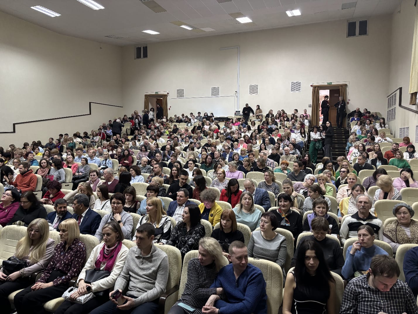 Азербайджанский русский драмтеатр с успехом выступил на международном форуме "М.@rt.контакт-2025" в Беларуси (ВИДЕО, ФОТО)