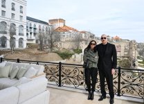 Президент Ильхам Алиев и Первая леди Мехрибан Алиева приняли участие в открытии ряда объектов в Шуше и ознакомились с проводимыми строительными работами (ФОТО/ВИДЕО)