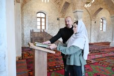 Президент Ильхам Алиев и Первая леди Мехрибан Алиева приняли участие в открытии ряда объектов в Шуше и ознакомились с проводимыми строительными работами (ФОТО/ВИДЕО)