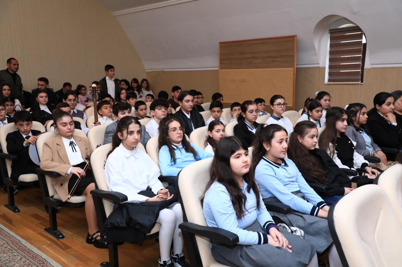 В Гяндже прошел творческий Infoday с участием одаренных детей (ФОТО)