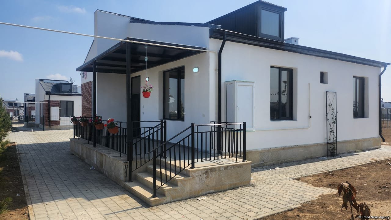 В селе Сарыджалы Агдамского района планируется строительство 425 частных домов в два этапа (ФОТО)