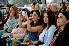 В Центре Гейдара Алиева состоялась презентация уникальной художественной композиции "Мое сердце принадлежит тебе" (ФОТО)