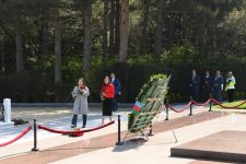 Венесуэльские парламентарии посетили могилу великого лидера и Парк Победы в Баку (ФОТО)