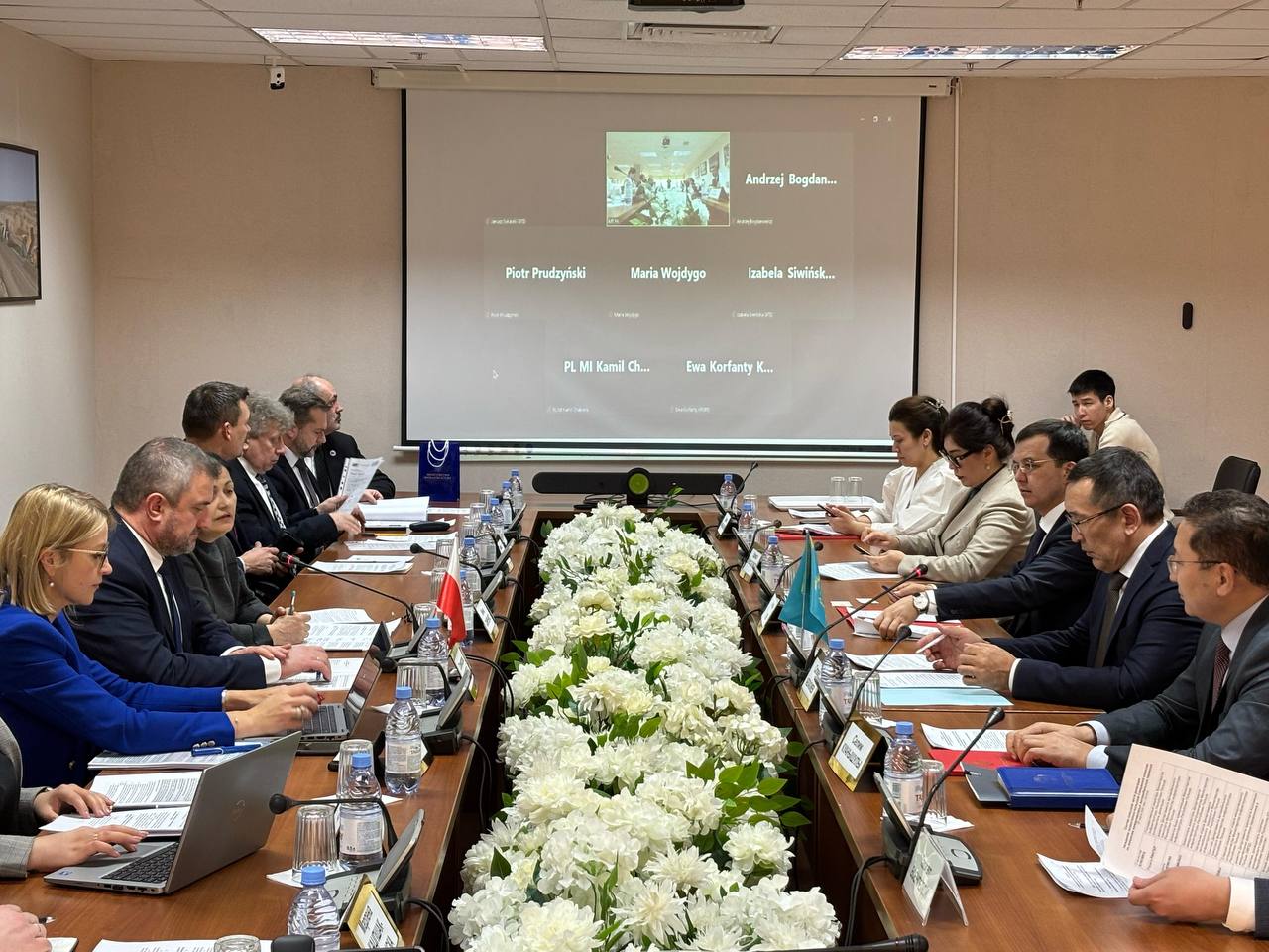 Kazakhstan sees increase in road freight transport with Poland in 2024