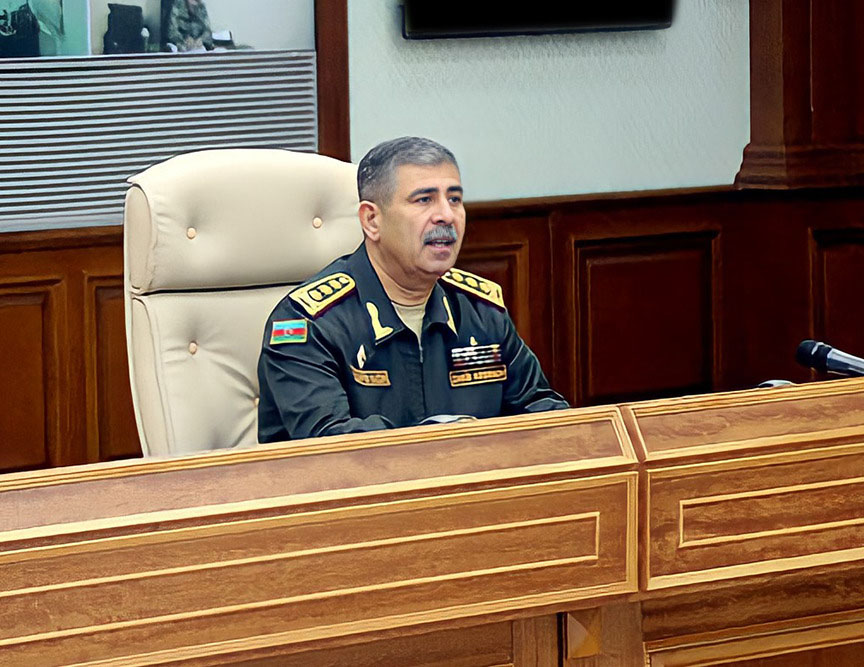 Министр обороны Азербайджана провел служебное совещание - поставлены задачи перед должностными лицами