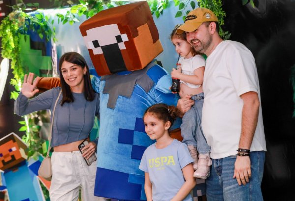В Баку появился таинственный портал – праздник "Minecraft в кино" (ВИДЕО, ФОТО)