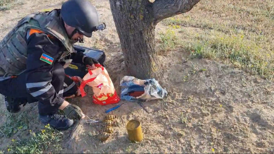 В Абшеронском районе обнаружены ручные гранаты и взрывчатые вещества (ФОТО)