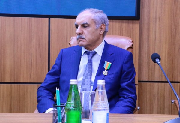 Ханлар Велиев назначен судьей Конституционного суда Азербайджана