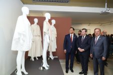 Что мы будем одевать в будущем? В Баку представлены ручные работы дизайнеров из Европы (ФОТО)