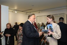 Что мы будем одевать в будущем? В Баку представлены ручные работы дизайнеров из Европы (ФОТО)