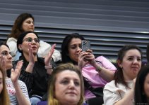 Стартовало 30-е первенство Баку по художественной гимнастике (ФОТО)