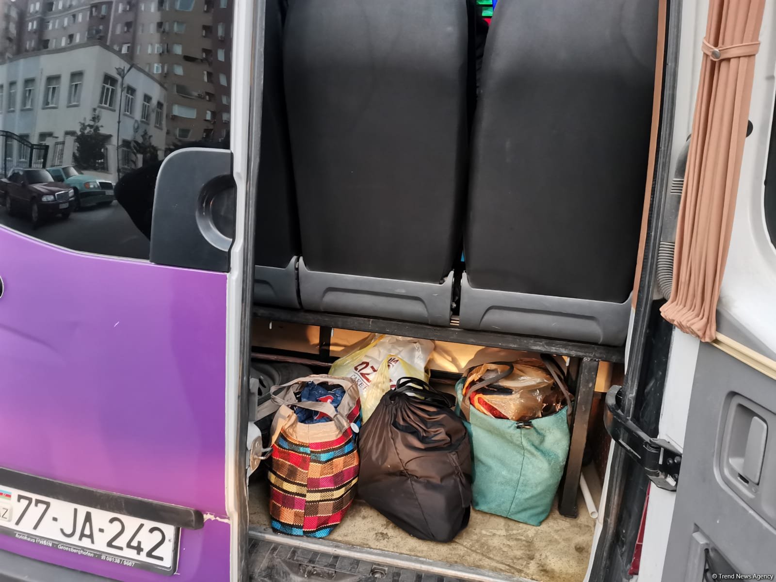 В село Сарыджалы Агдамского возвращается очередная группа бывших вынужденных переселенцев (ФОТО)