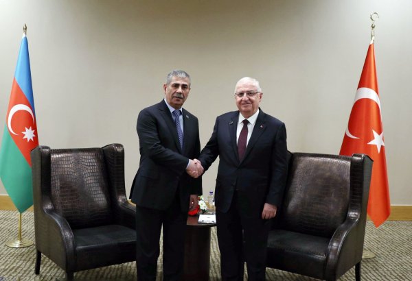 Azerbaijani, Turkish defense ministers hold meeting in Antalya (PHOTO/VIDEO)