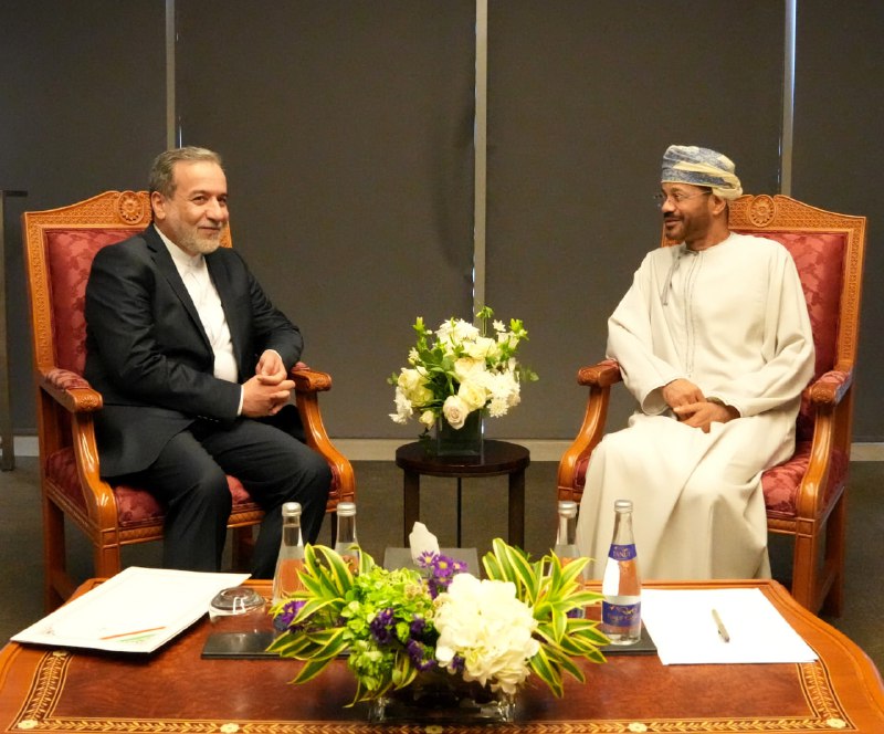 Iranian FM briefs Oman on key position in US talks