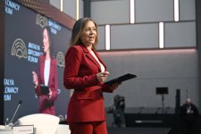 Первая леди Мехрибан Алиева приняла участие в панельном заседании Анталийского дипломатического форума (ФОТО/ВИДЕО)