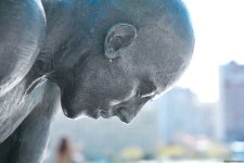 Прогулка по парку Центра Гейдара Алиева – любимое место отдыха и лицезрения красоты искусства (ФОТОРЕПОРТАЖ)