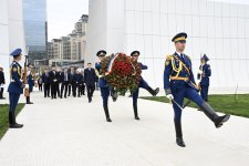 Официальный представитель Сената Румынии посетил Парк Победы в Баку (ФОТО)