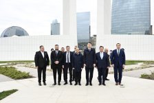 Официальный представитель Сената Румынии посетил Парк Победы в Баку (ФОТО)