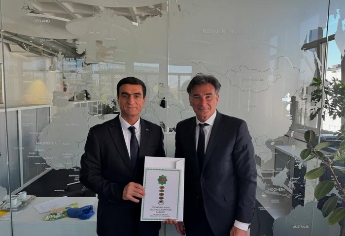 Turkmenistan, IRU explore new avenues for transport and logistics co-op