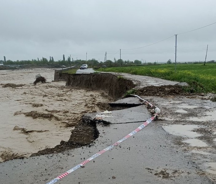 Почти 800 страховых случаев зафиксировано в Азербайджане из-за резкой смены погоды