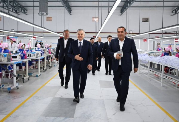 President of Uzbekistan visits Andijan textile plant and reviews export development