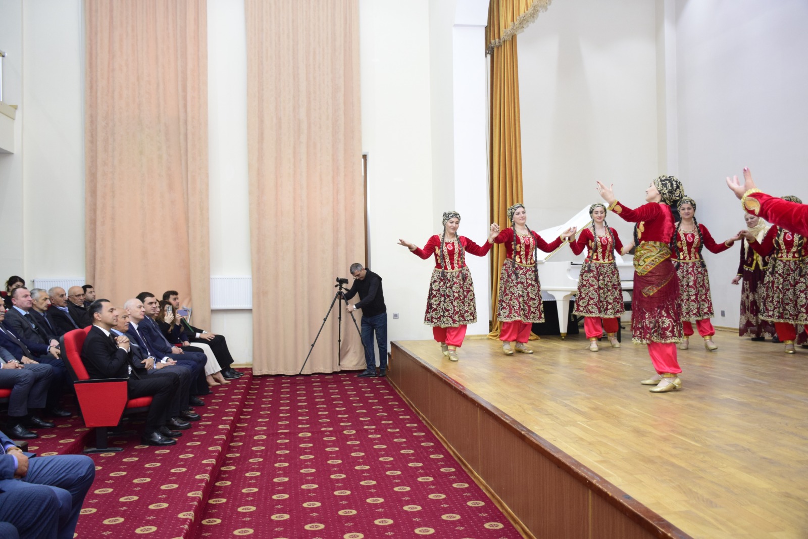 В Массалы проходит праздник искусств и творческой самобытности  (ФОТО)