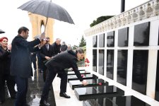 Президент Грузии Михеил Кавелашвили почтил память шехидов в Баку (ФОТО)