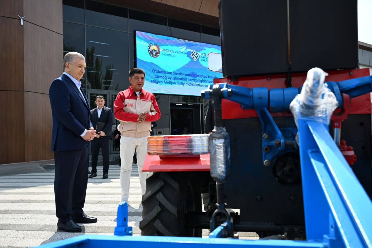 President of Uzbekistan reviews key industrial projects at Andijan regional fair