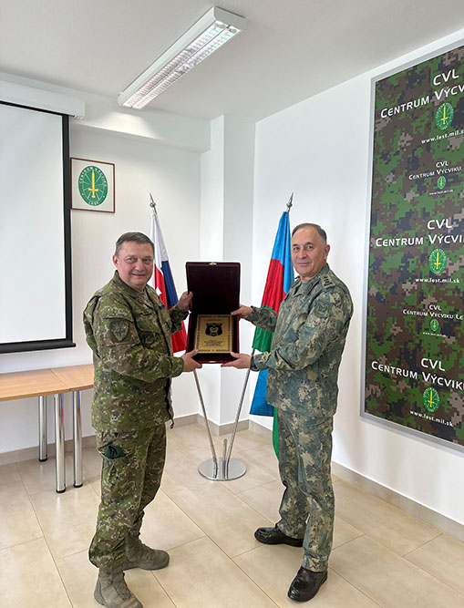 Обсуждены перспективы развития военно-технического сотрудничества между Азербайджаном и Словакией (ФОТО)