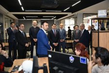 Ректор Университета АДА Хафиз Пашаев ознакомился с условиями, созданными в Креативном центре (ФОТО)