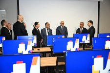 Ректор Университета АДА Хафиз Пашаев ознакомился с условиями, созданными в Креативном центре (ФОТО)