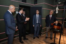 Ректор Университета АДА Хафиз Пашаев ознакомился с условиями, созданными в Креативном центре (ФОТО)