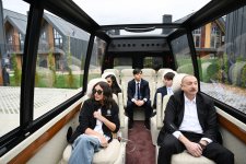 Президент Ильхам Алиев и Первая леди Мехрибан Алиева ознакомились с проектами, реализуемыми на территории центра отдыха Sea Breeze (ФОТО/ВИДЕО)