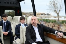 Президент Ильхам Алиев и Первая леди Мехрибан Алиева ознакомились с проектами, реализуемыми на территории центра отдыха Sea Breeze (ФОТО/ВИДЕО)