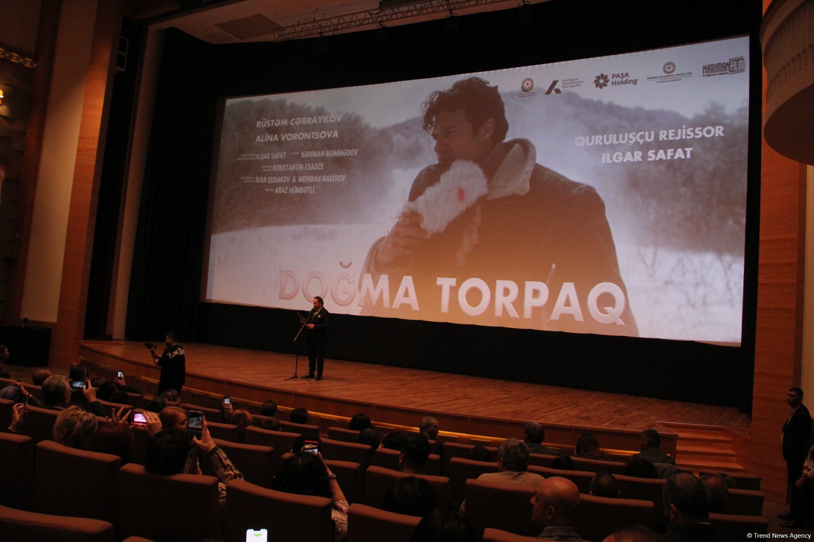 В Баку состоялась торжественная премьера художественного фильма "Doğma torpaq" о Карабахской войне (ФОТО)