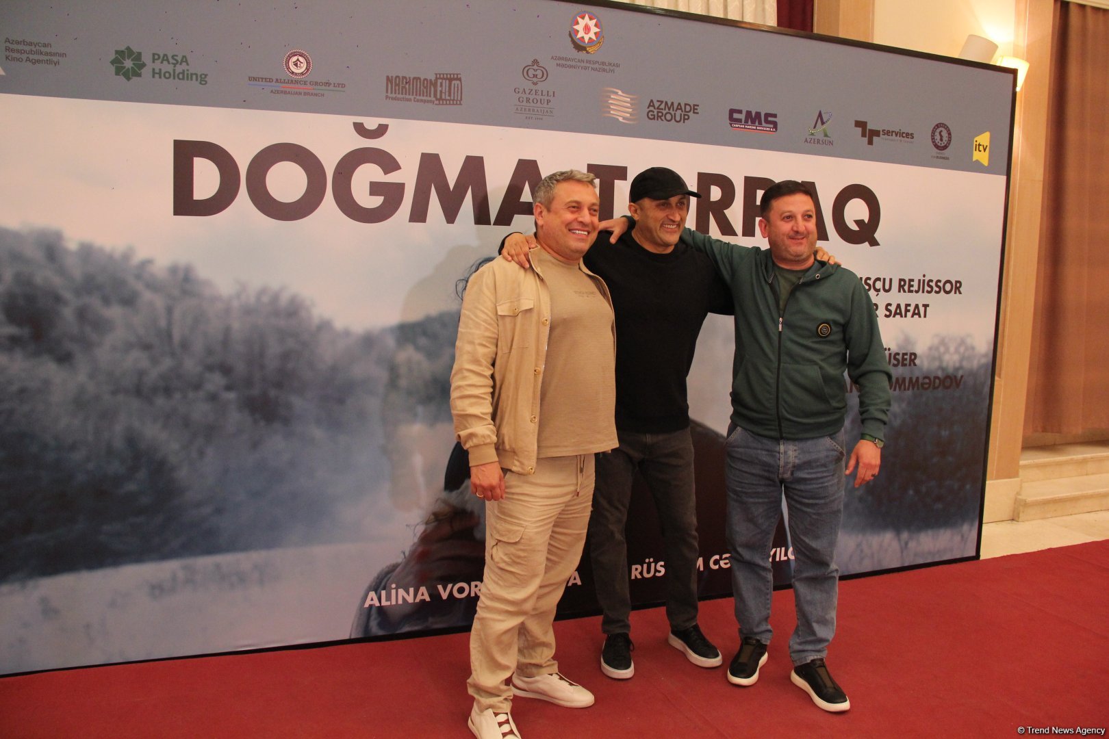 В Баку состоялась торжественная премьера художественного фильма "Doğma torpaq" о Карабахской войне (ФОТО)