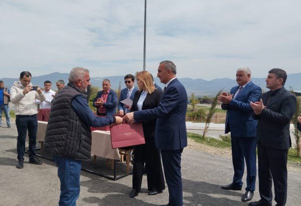 Another group of ex-IDPs gets keys to native Ballija village homes in Azerbaijan (PHOTO)