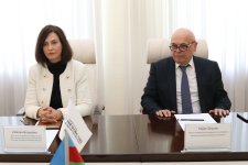В минздраве Азербайджана прошла встреча с новоназначенным Портфолио-менеджером Глобального фонда (ФОТО)
