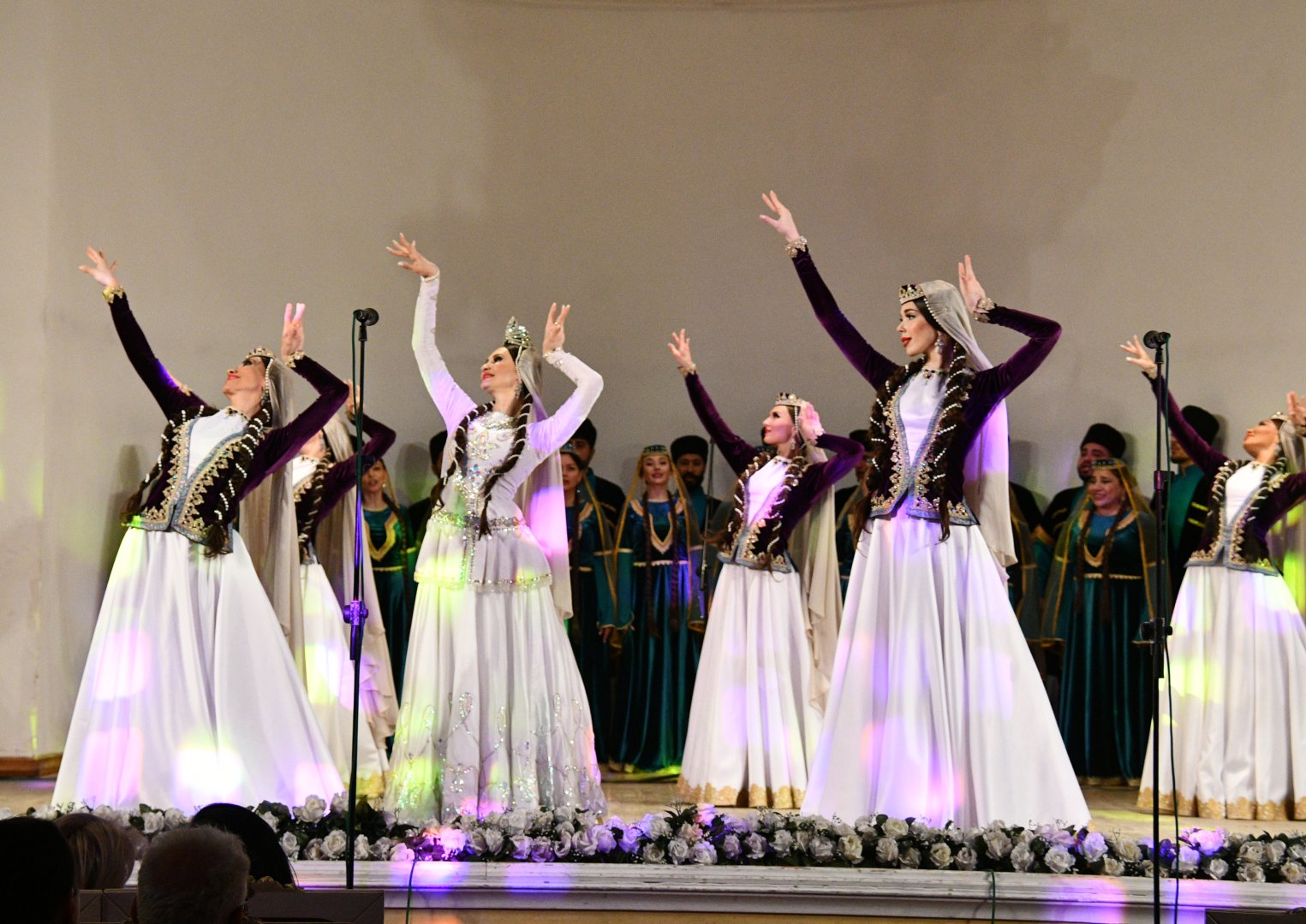 Вечер редких танцев в Баку - магия азербайджанского искусства (ФОТО)