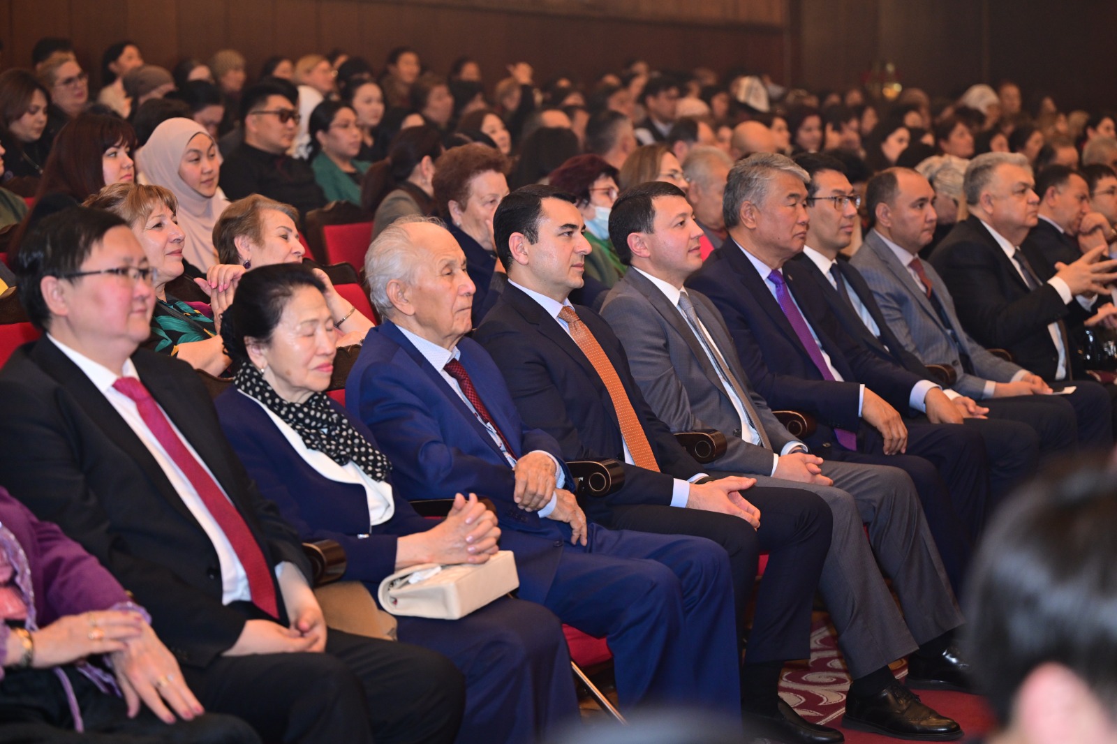 Торжество культуры Азербайджана в Кыргызстане: грандиозный гала-концерт, экспозиция работ эпохи Каджаров (ФОТО)