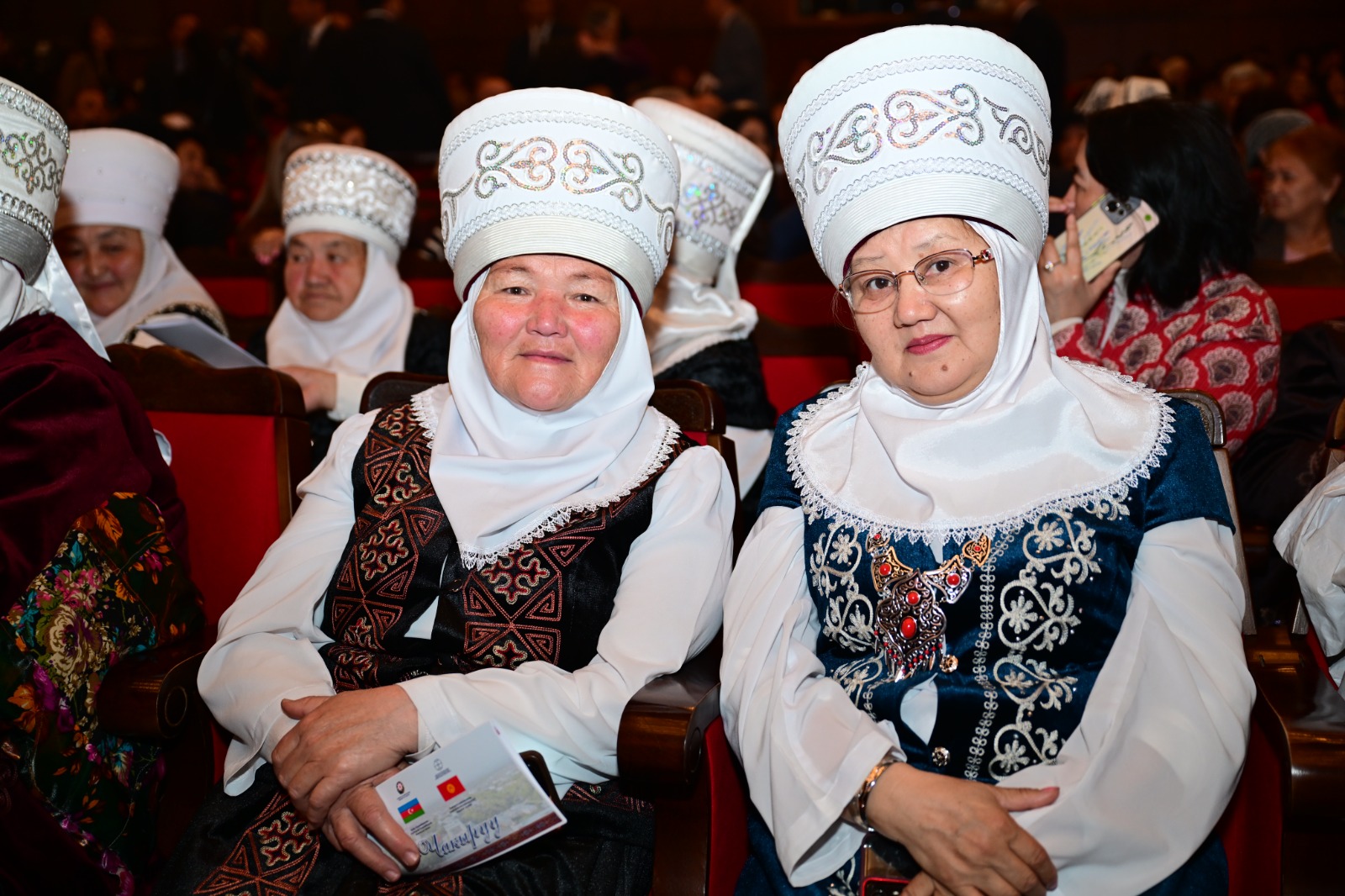 Торжество культуры Азербайджана в Кыргызстане: грандиозный гала-концерт, экспозиция работ эпохи Каджаров (ФОТО)