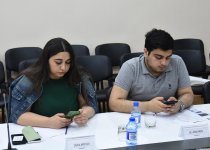 В Баку в рамках "Года Конституции и суверенитета" состоялась информационная сессия для представителей СМИ (ФОТО)