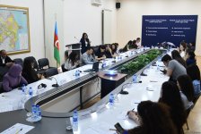 В Баку в рамках "Года Конституции и суверенитета" состоялась информационная сессия для представителей СМИ (ФОТО)