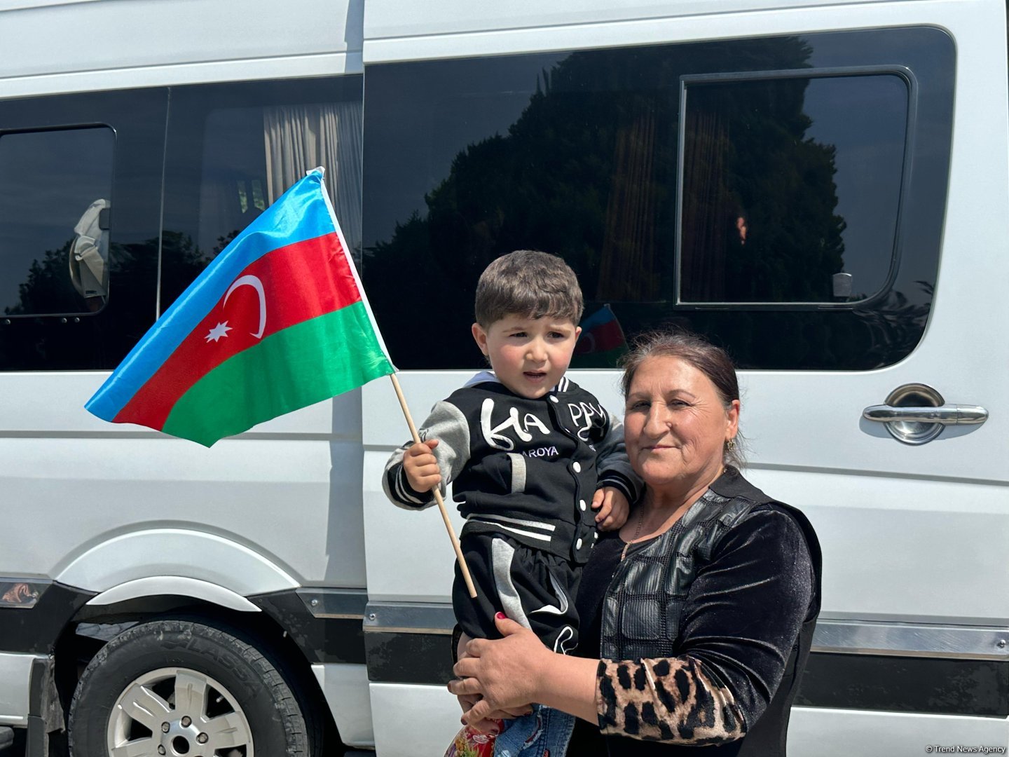 В село Гасанриз Агдеринского района отправлена очередная группа бывших вынужденных переселенцев (ФОТО)