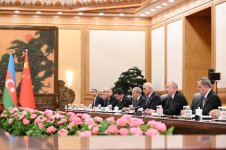 Состоялась встреча Президента Ильхама Алиева с Си Цзиньпином в расширенном составе (ВИДЕО/ФОТО)