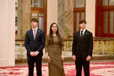 Первая леди Азербайджана Мехрибан Алиева, ее дочь Лейла Алиева и другие члены семьи ознакомились с Домом народных собраний в Пекине (ФОТО/ВИДЕО)