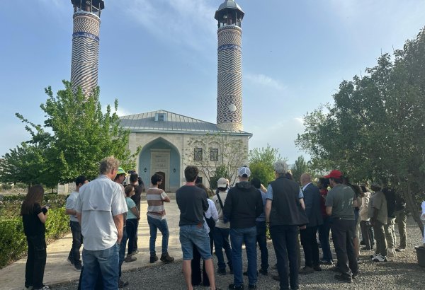 Завершилась поездка в Агдам делегации  клуба путешественников NomadMania (ФОТО)